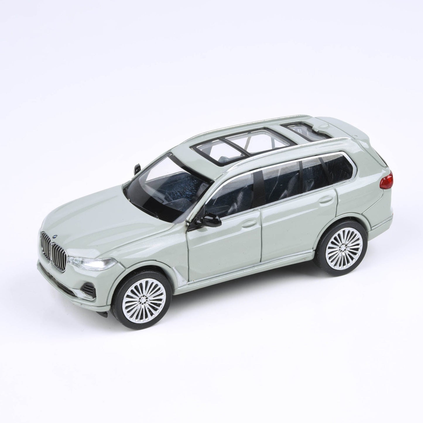 1:64 BMW X7 - Nardo Grey & Sunstone