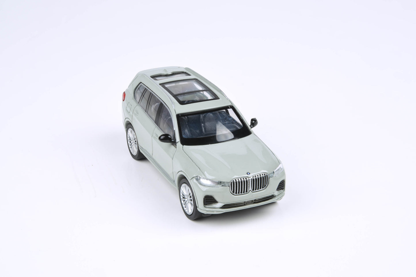 1:64 BMW X7 - Nardo Grey & Sunstone