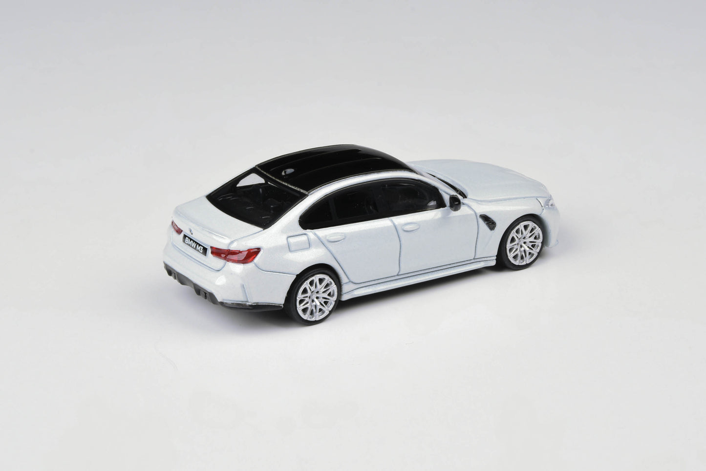 1:64 BMW M3 (G80) Isle of Man Green / Frozen Brilliant White