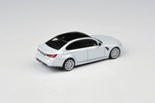 Load image into Gallery viewer, 1:64 BMW M3 (G80) Isle of Man Green / Frozen Brilliant White
