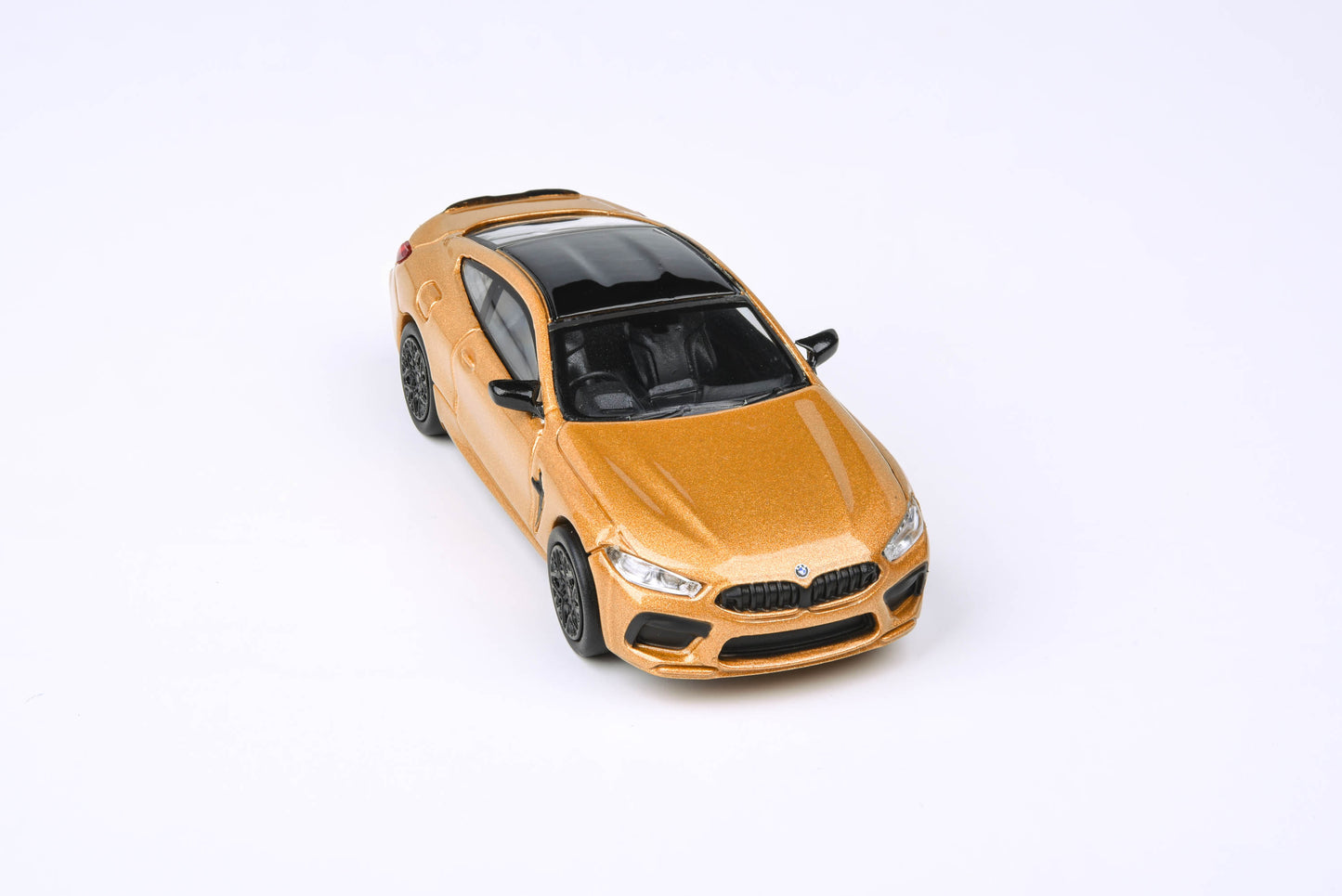 1:64 BMW M8 Ceylon Gold / Java Green