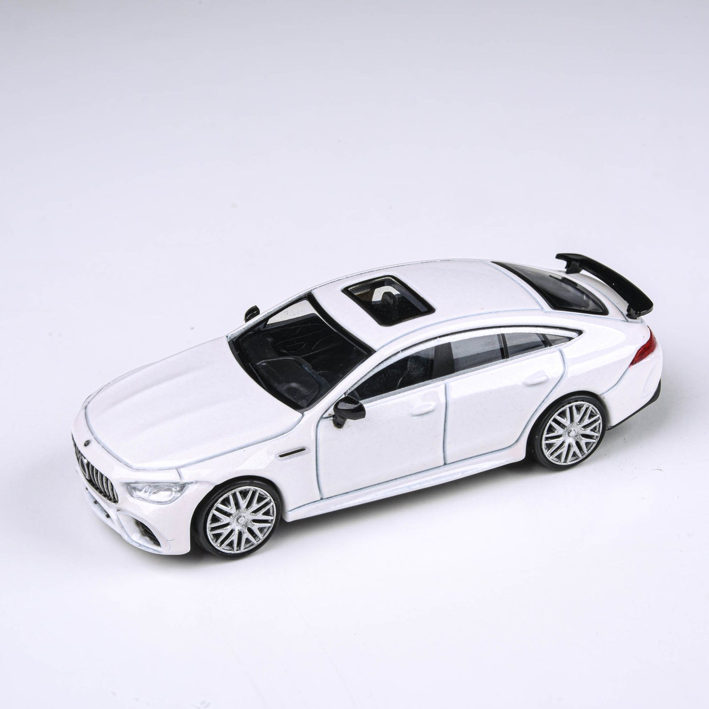 1:64 Mercedes-AMG GT 63 S - Jupiter Red / Diamond White