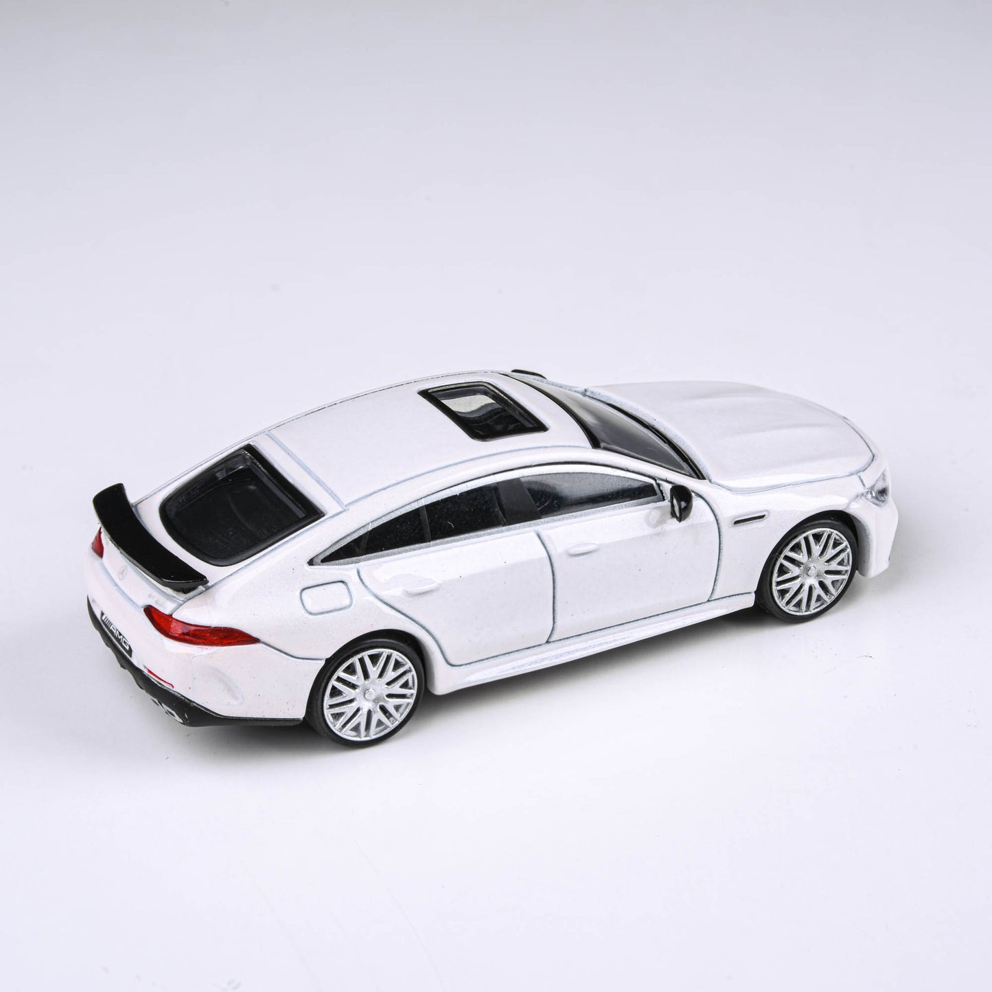 1:64 Mercedes-AMG GT 63 S - Jupiter Red / Diamond White