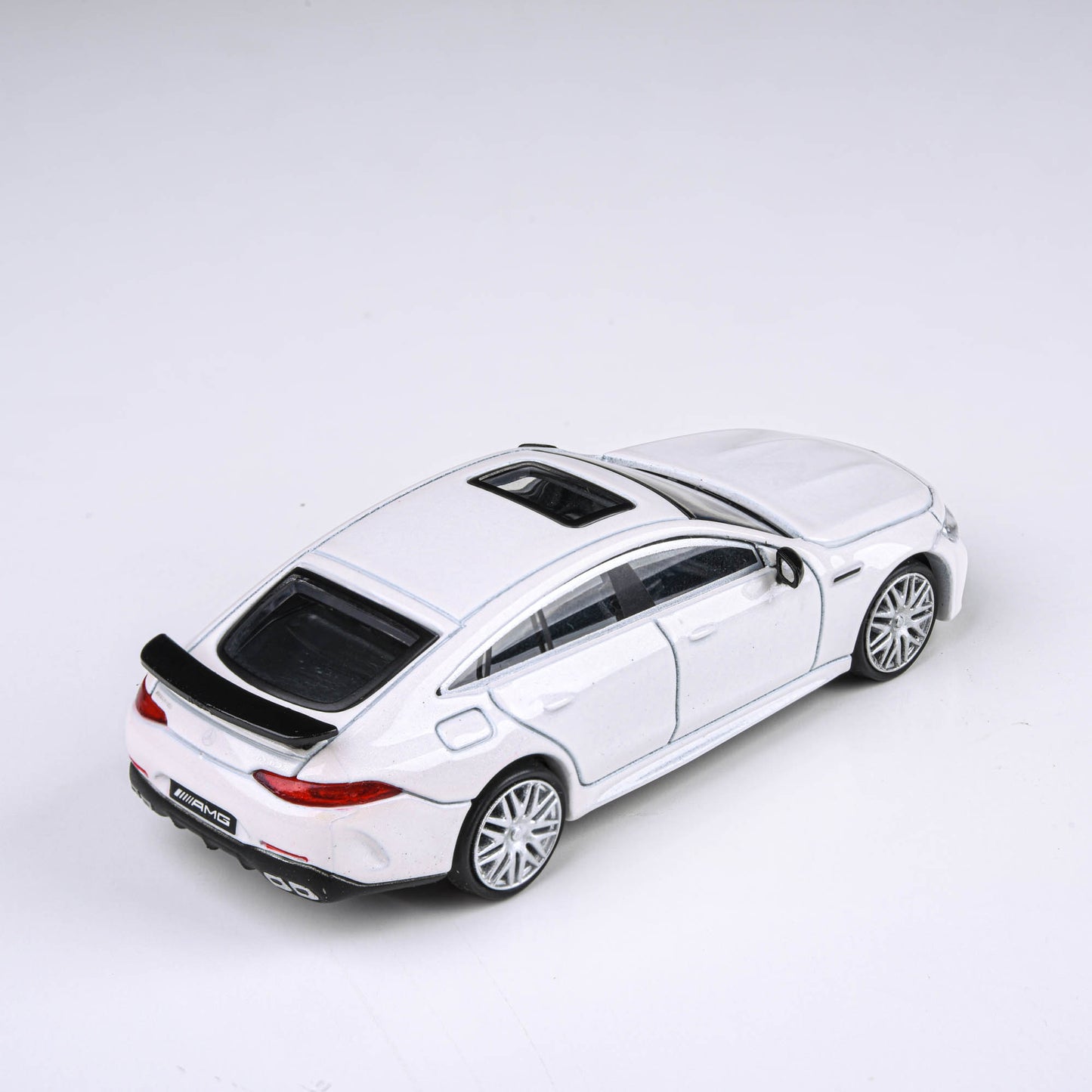 1:64 Mercedes-AMG GT 63 S - Jupiter Red / Diamond White