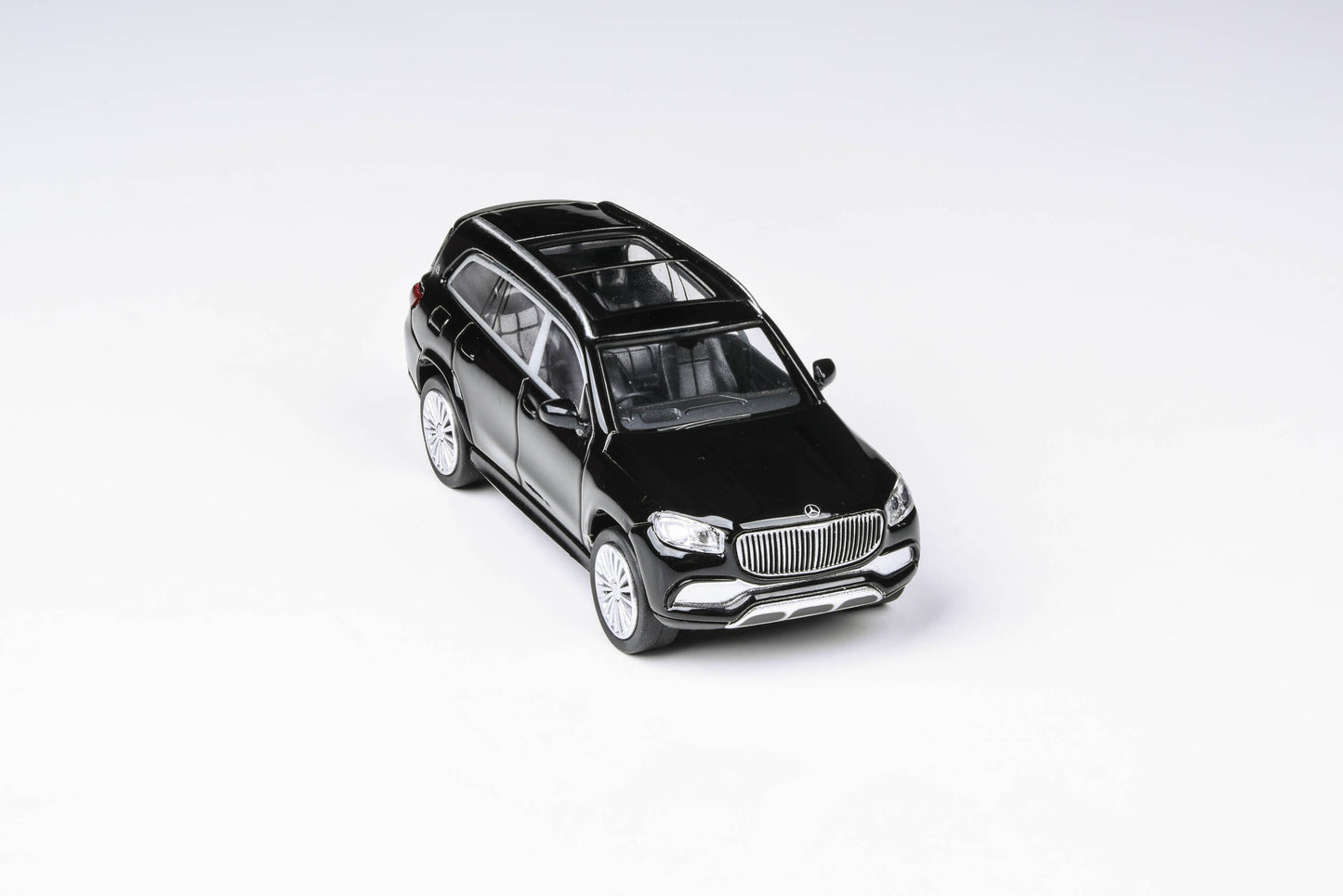 1:64 Mercedes-Maybach GLS 600 Black / White