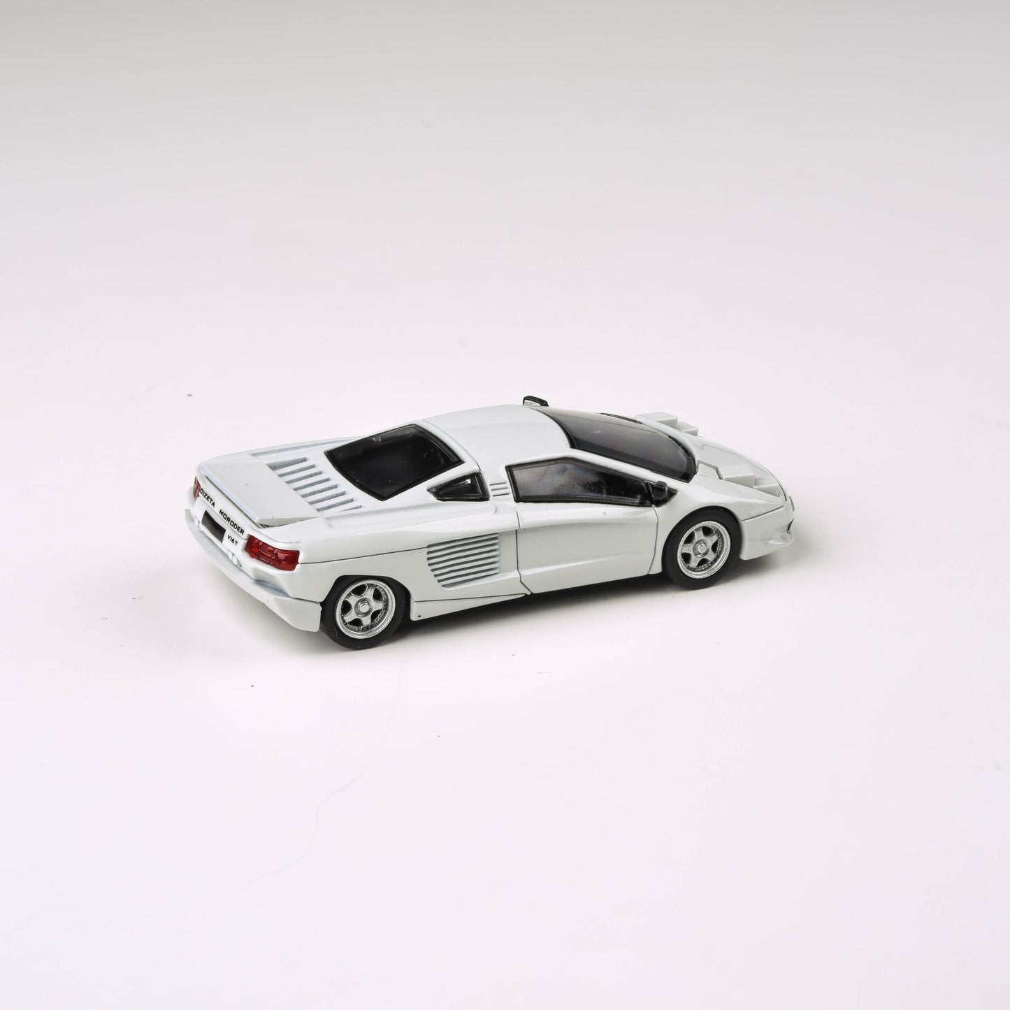 1:64 1991 Cizeta V16T  Pearlescent White  / Monterey Blue