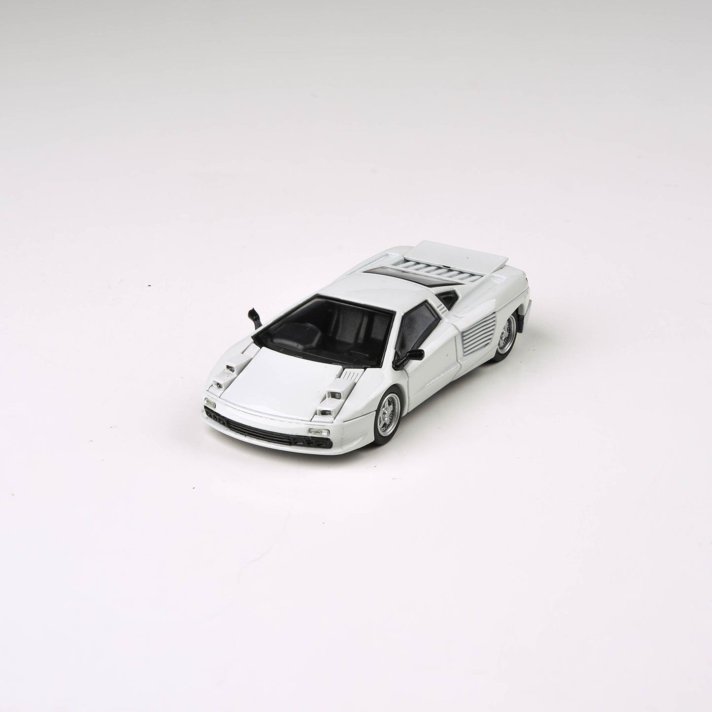 1:64 1991 Cizeta V16T  Pearlescent White  / Monterey Blue