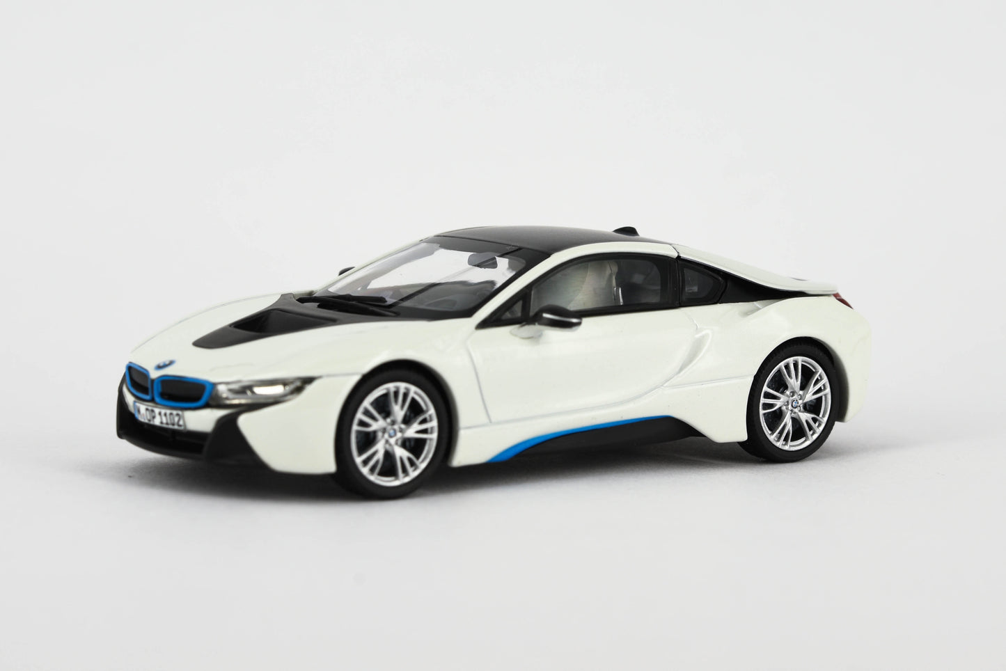 1:18 Scale BMW i8